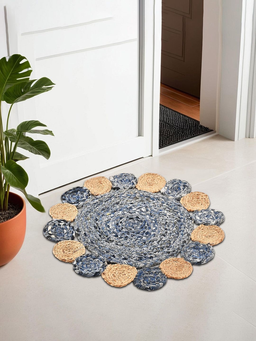 

Kuber Industries Brown & Blue Self Design Jute Round Doormat