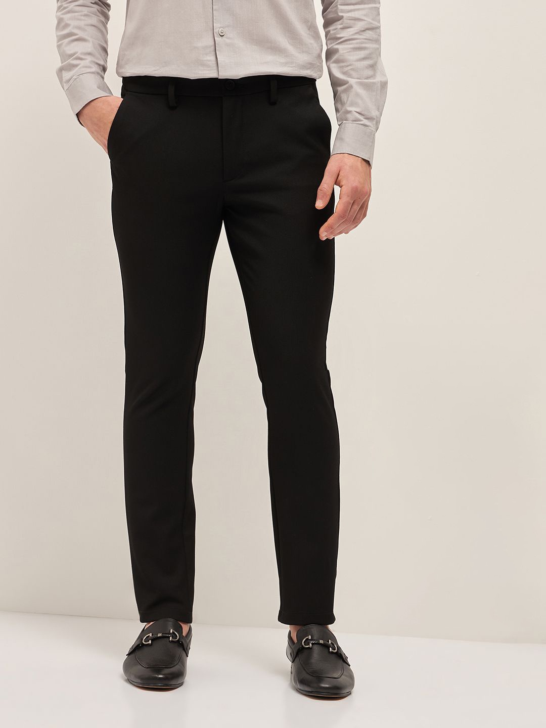 

THE BEAR HOUSE Men Slim Fit Solid Trousers, Black