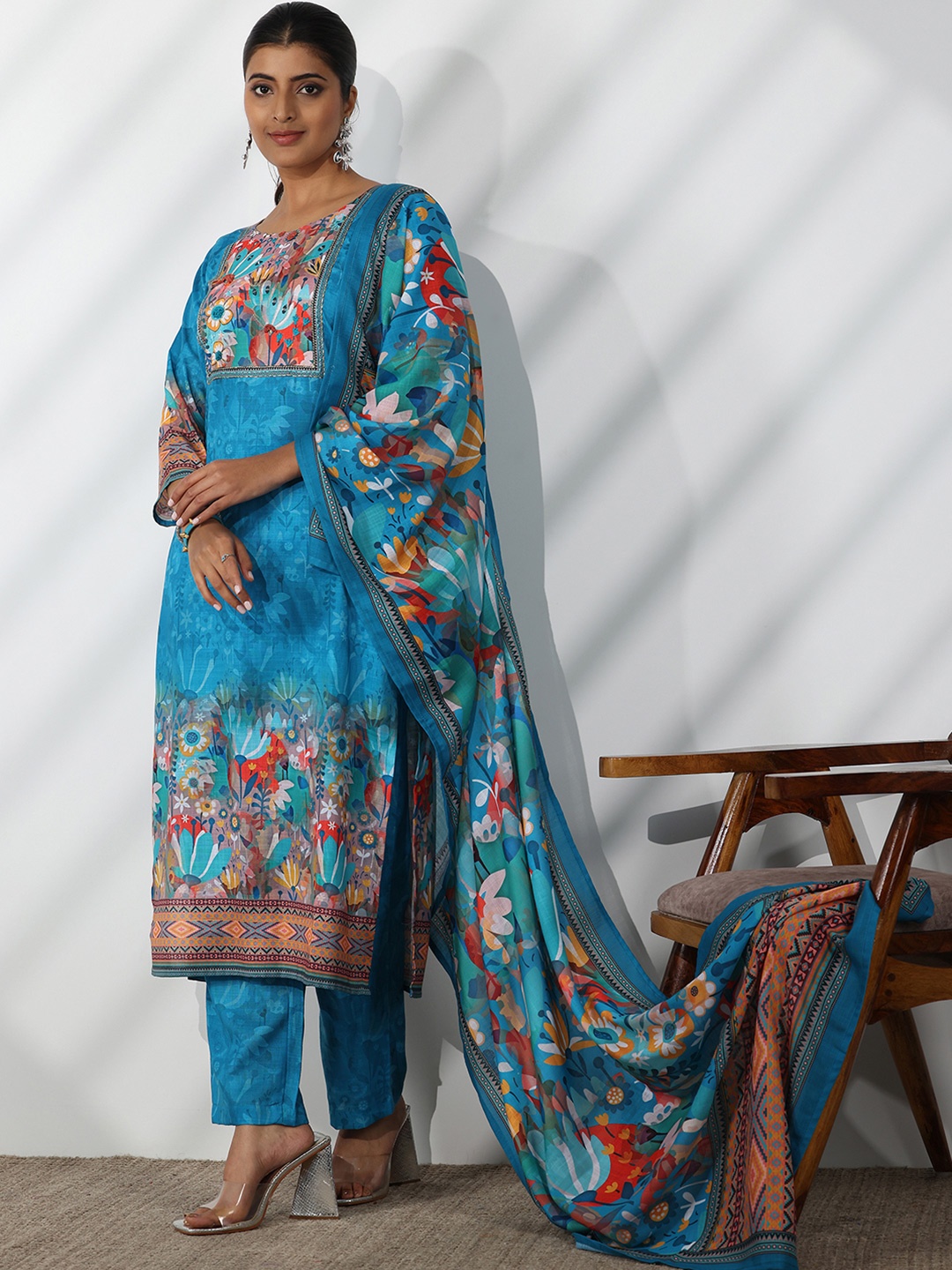 

Libas Floral Printed Thread Work Linen Straight Kurta With Trousers & Dupatta, Blue