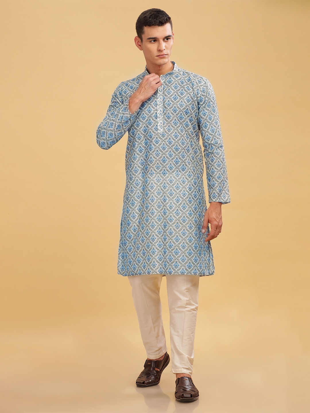 

Anouk Men Ethnic Motifs Printed Mandarin Collar Thread Work Kurta, Blue
