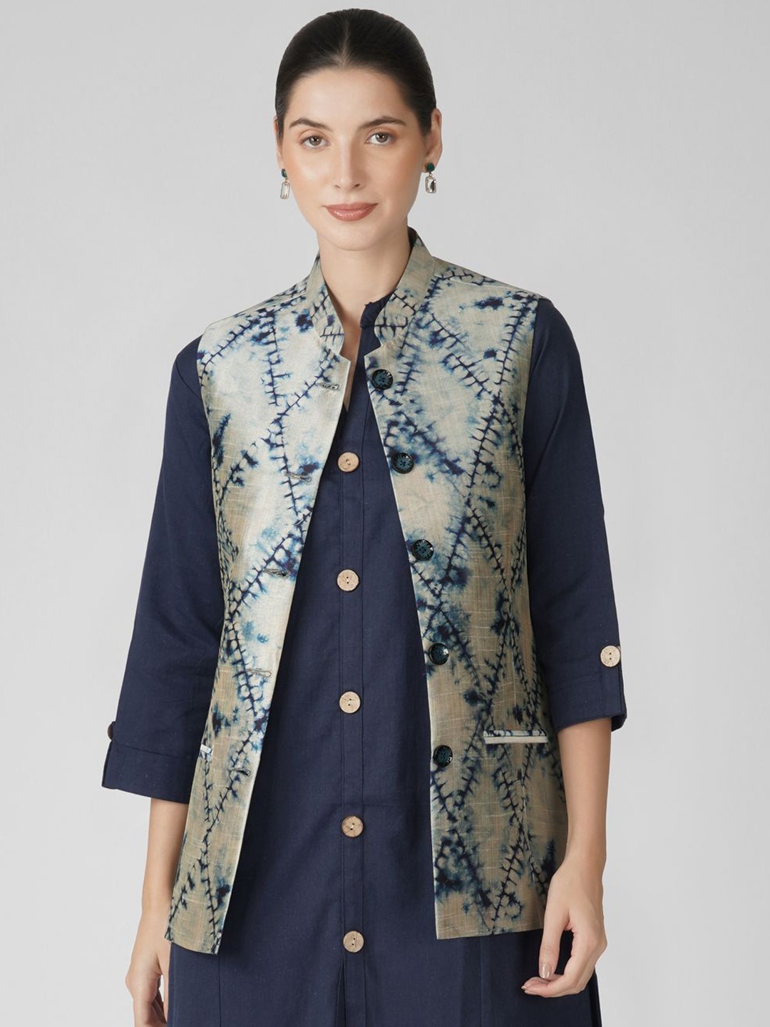 

Vastraa Fusion Women Printed Nehru Jackets, Blue