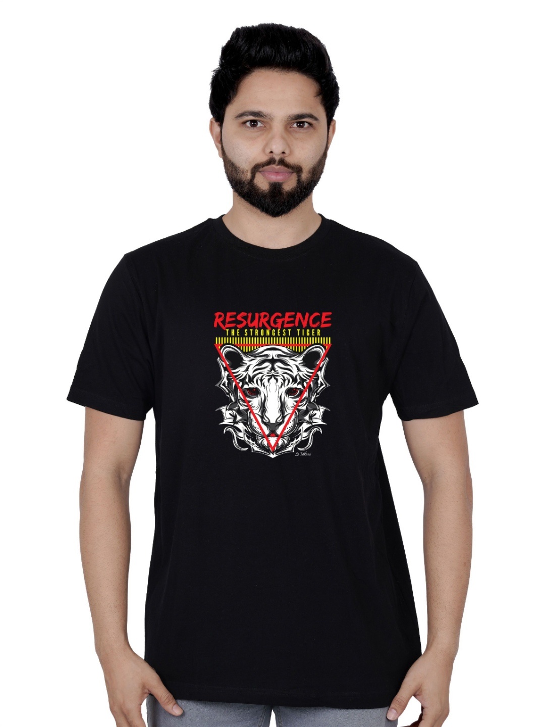 

LA MILANO Men Graphic Printed Round Neck Pure Cotton Slim Fit T-shirt, Black