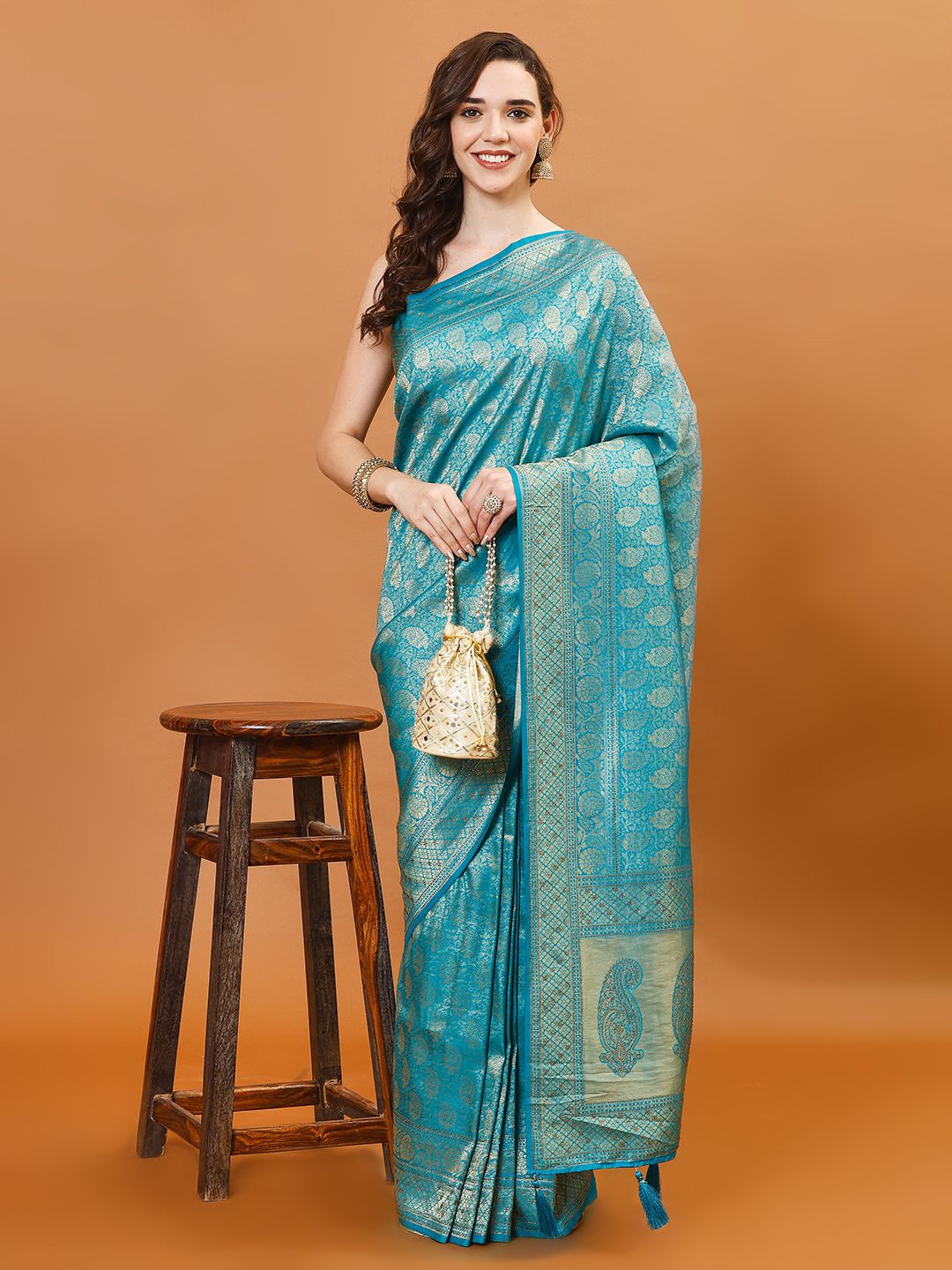 

Meena Bazaar Woven Design Zari Art Silk Saree with unstitched blouse piece, Sea green