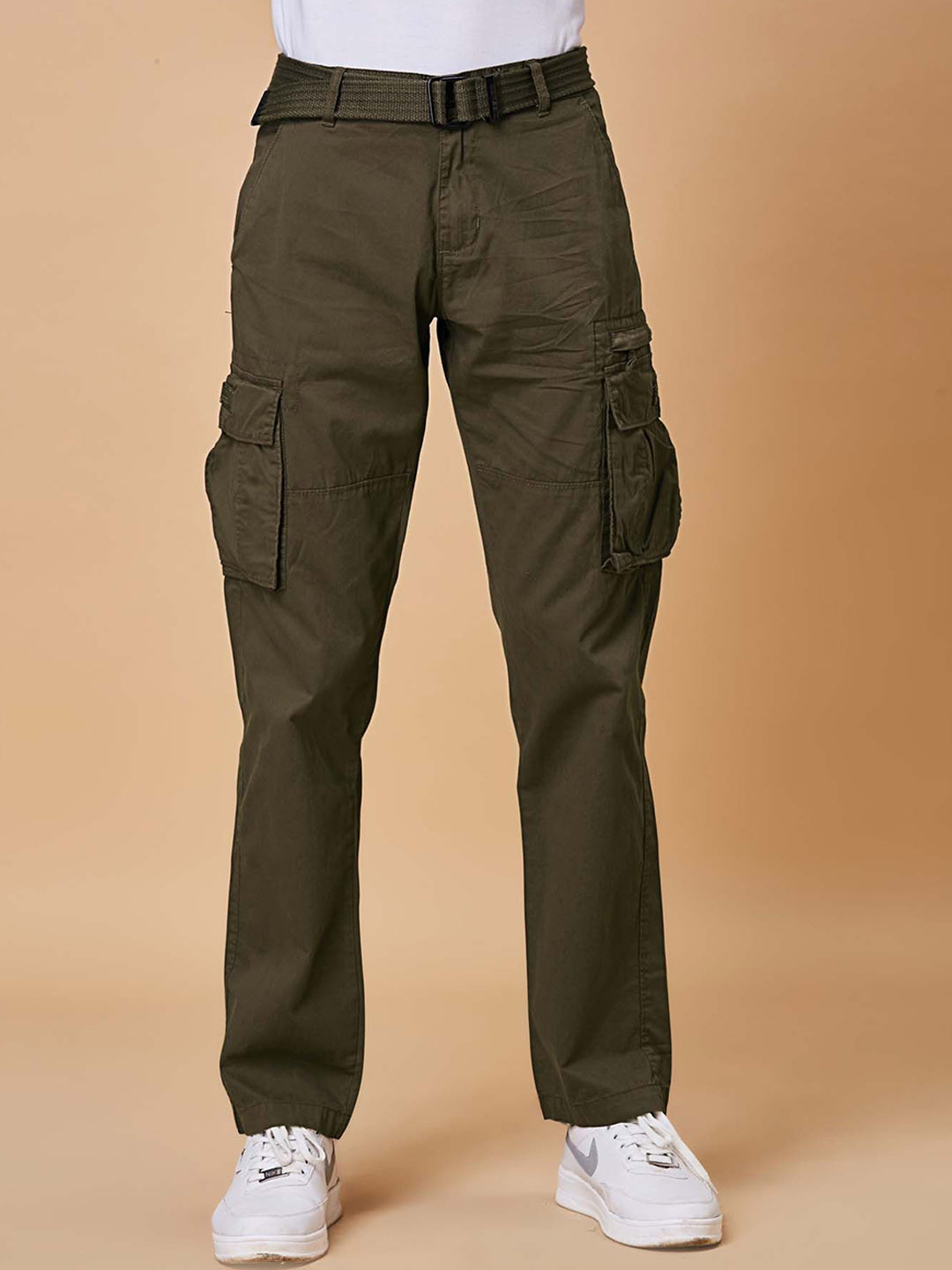 

beevee Men Solid Classic Cargos Trousers, Green