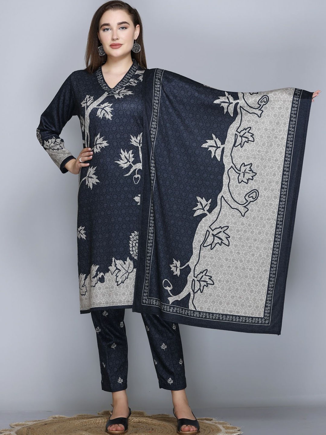 

EVORA Floral Printed V-Neck Straight Kurta with Trouser & Dupatta, Charcoal