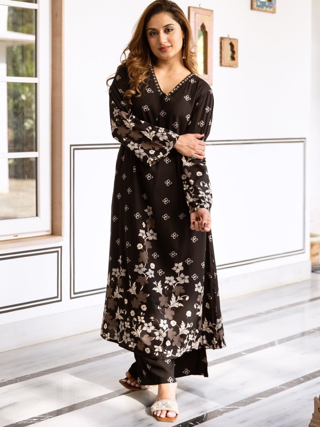 

AUTUMN LANE Floral Printed V-Neck Pure Cotton Straight Kurta with Palazzo, Brown