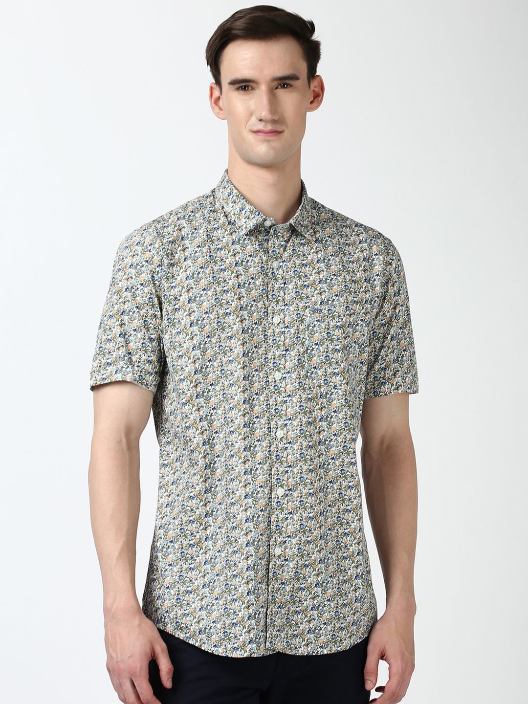 

Peter England Casuals Men Spread Collar Floral Printed Cotton Slim Fit Casual Shirt, White