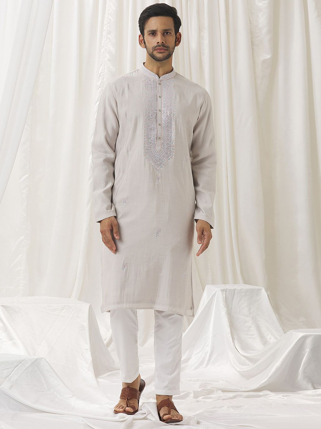

Alaya Advani Geometric Embroidered Mirror Work Silk Cotton Straight Kurta with Trousers, Grey