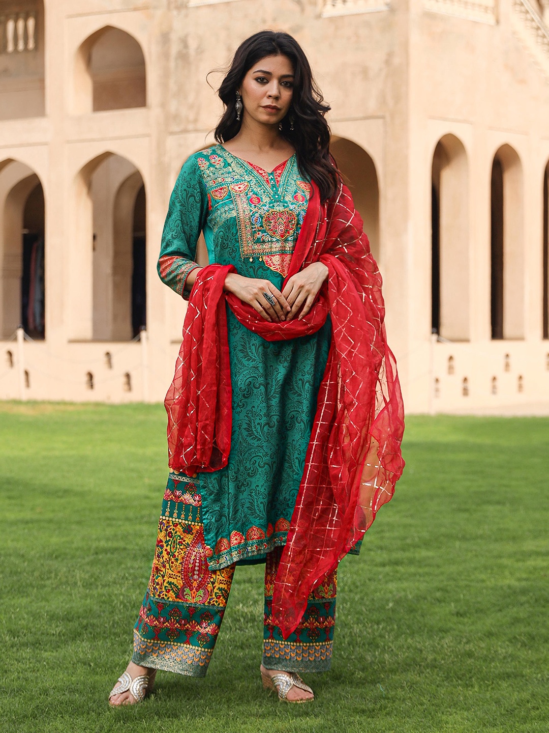 

Juniper Floral Printed Beads and Stones Straight Kurta With Trouser & Dupatta, Green