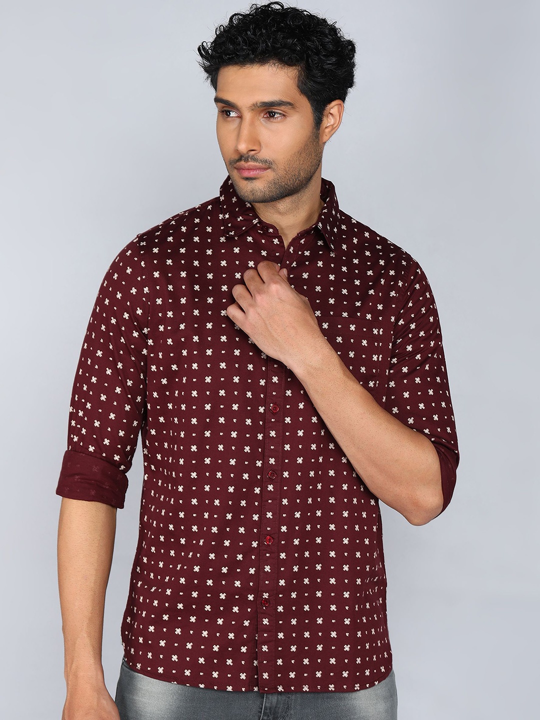 

WROGN Men Spread Collar Geometric Printed Cotton Casual Shirt, Maroon