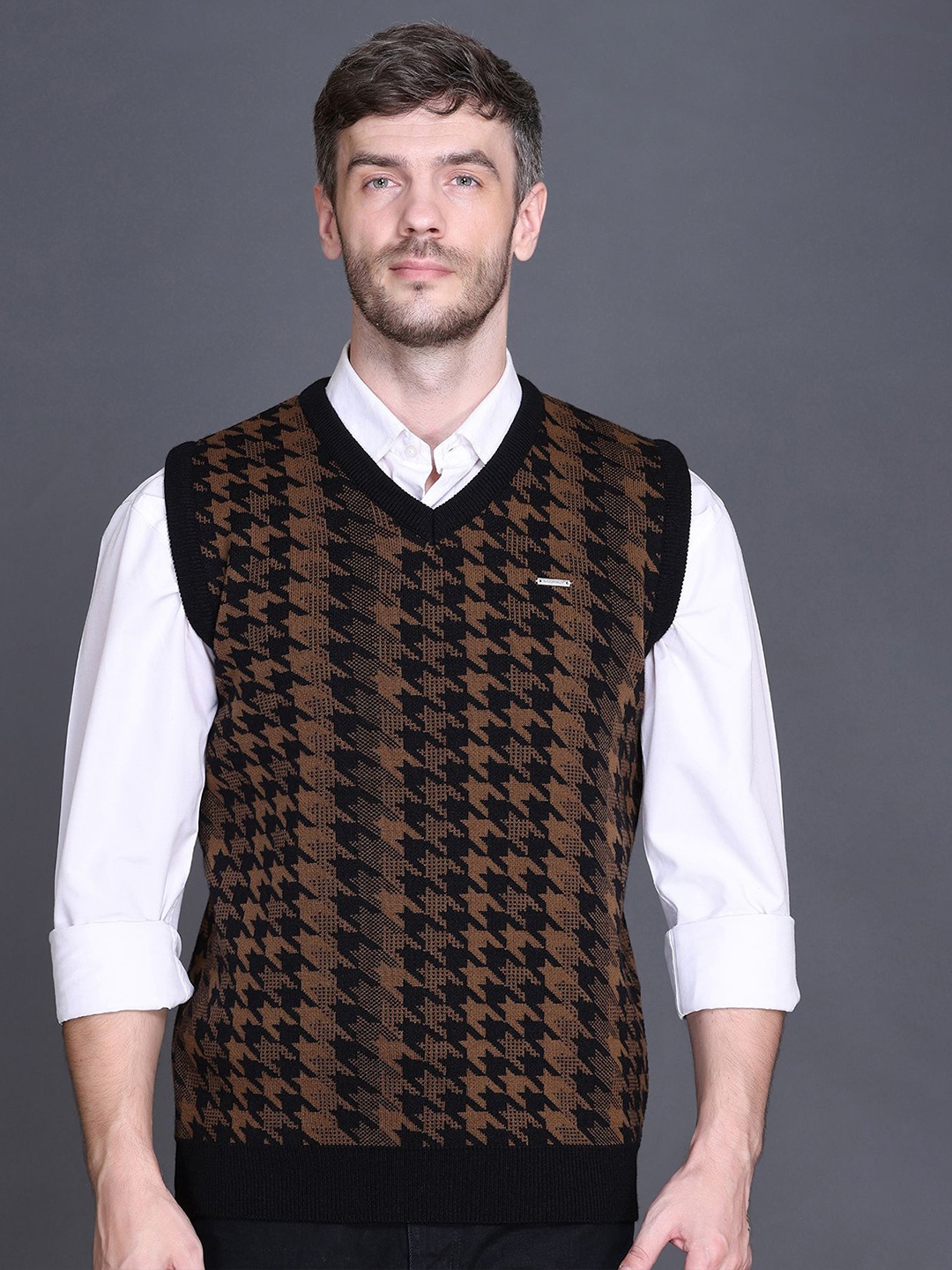 

GODFREY Men Cable Knit V-Neck Ribbed Sweater Vest, Brown