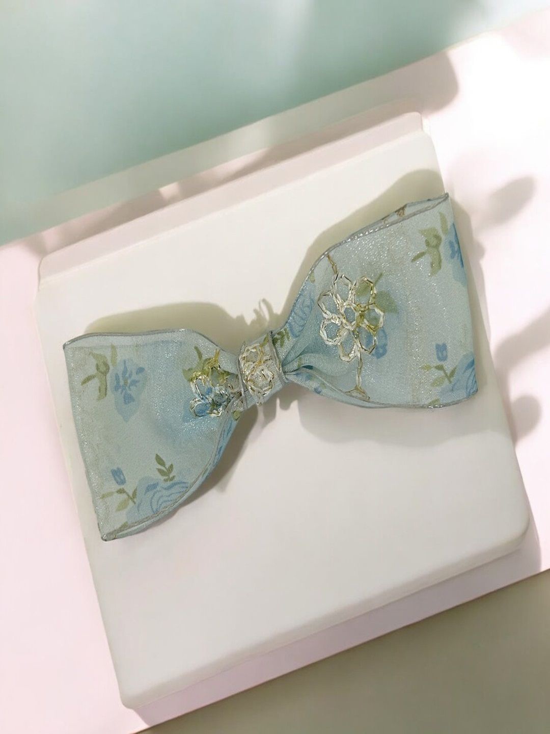 

AccessHer Women Floral Design Alligator Hair Clip, Blue