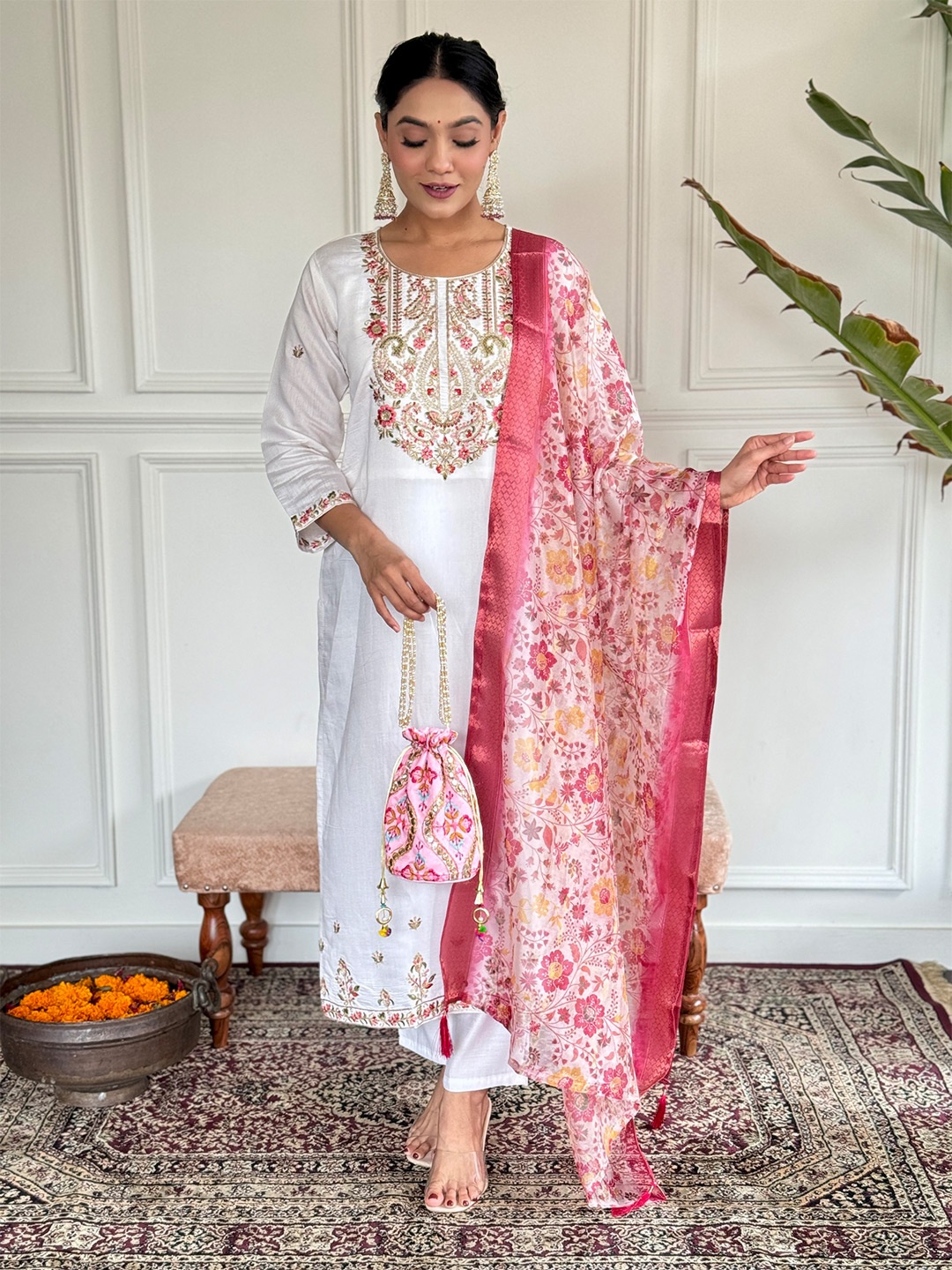 

CaniBani Yoke Design Regular Chanderi Silk Straight Kurta with Trousers & Dupatta, Red