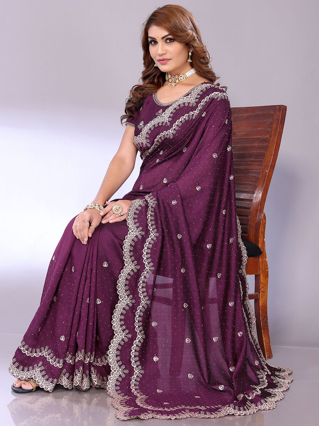 

FABMORA Paisley Embroidered Pure Silk Saree, Purple