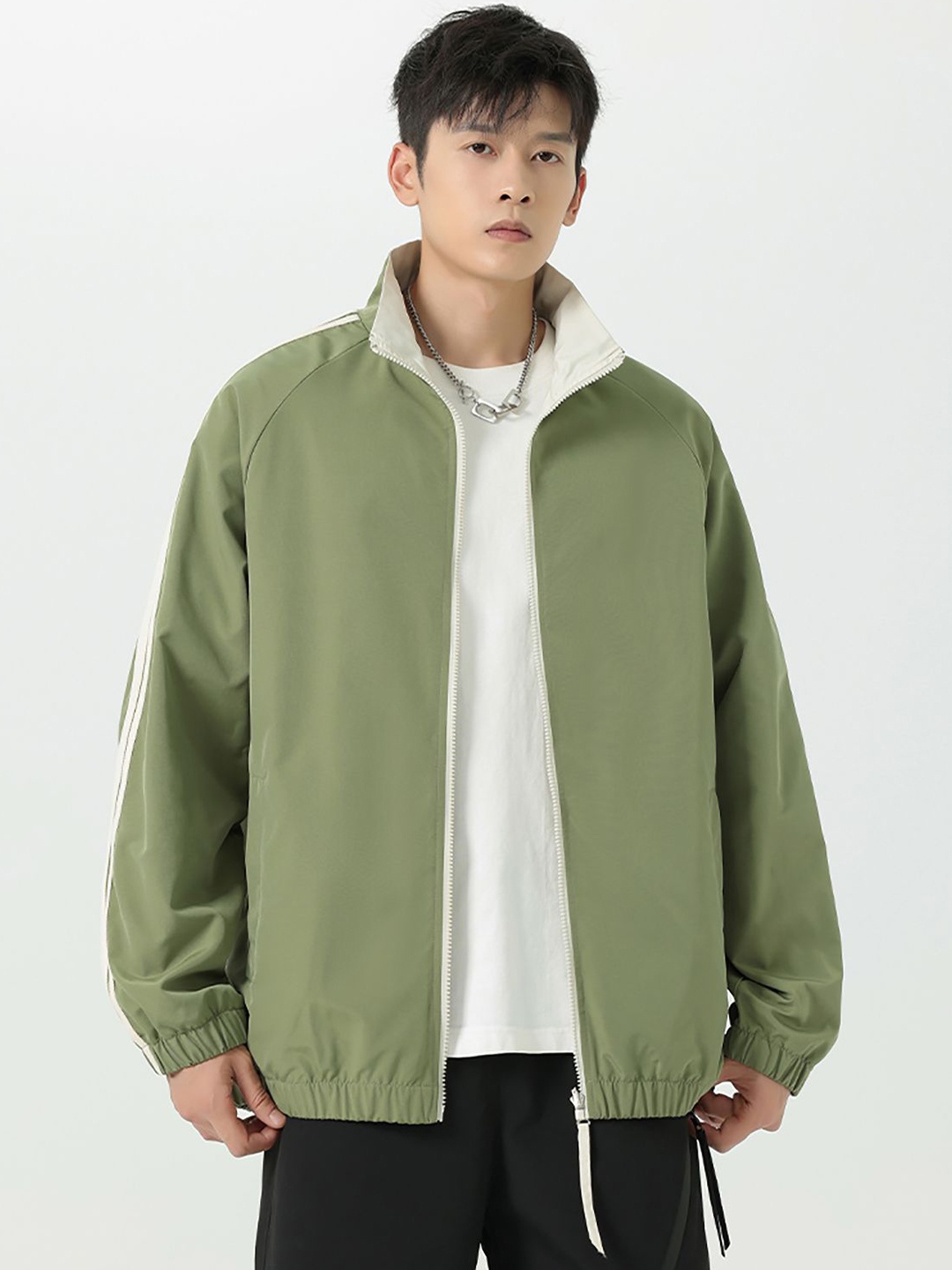 

StyleCast x Revolte Men Mock Collar Solid Casual Windcheater Jacket, Green