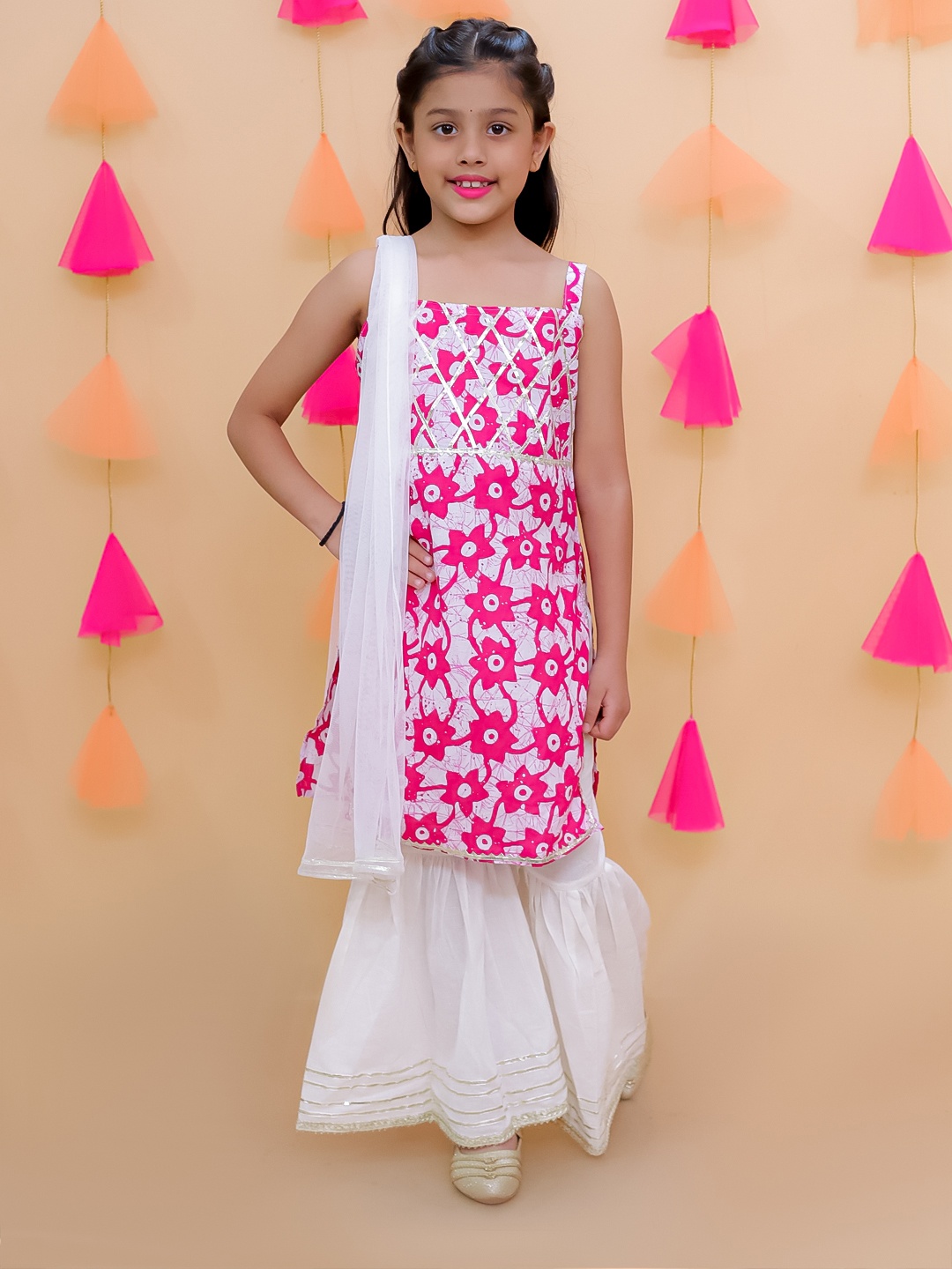 

JUNITOS Girls Floral Printed Pure Cotton Kurti With Sharara & Dupatta, Pink