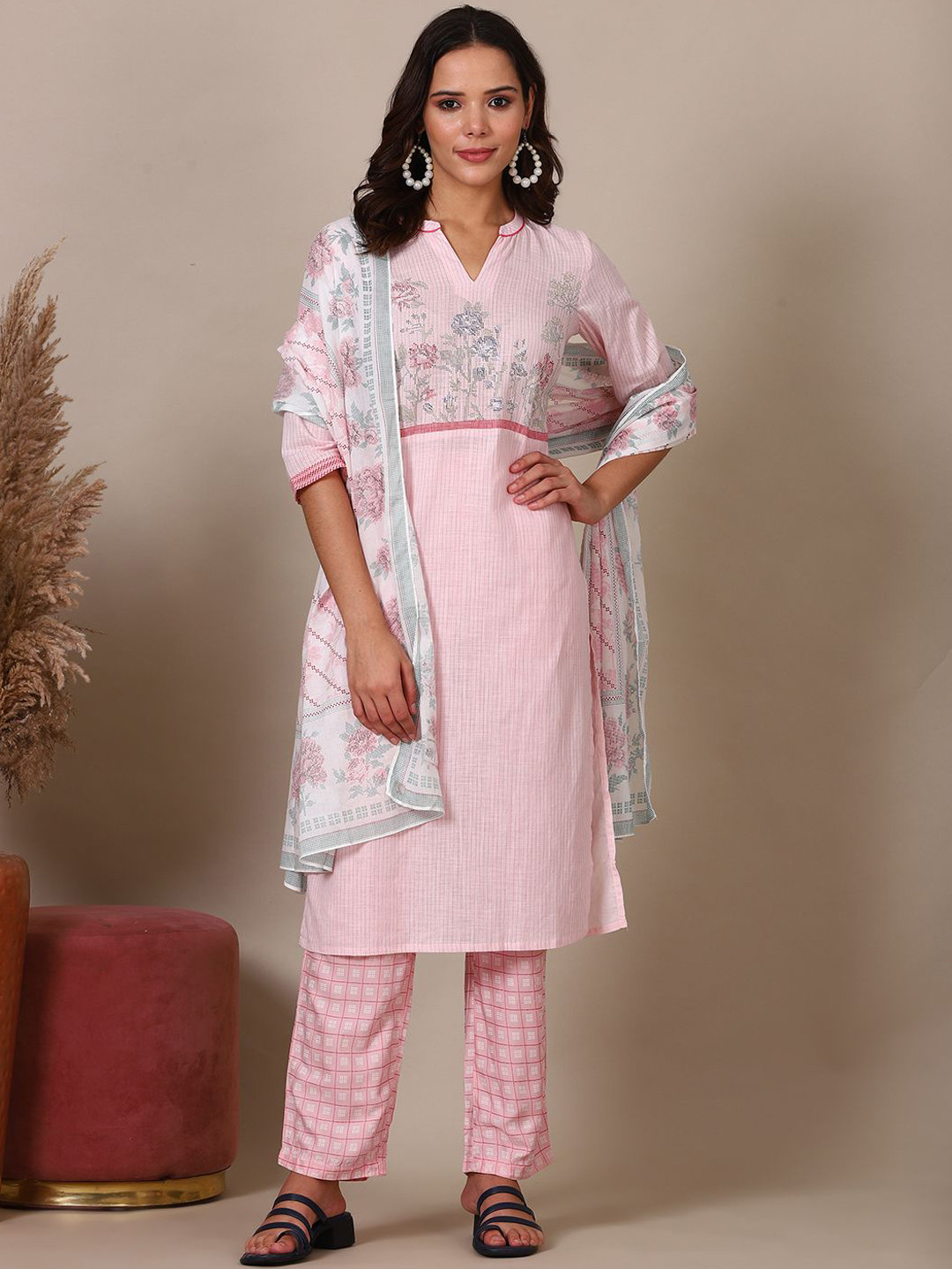 

AURELIA Floral Printed Mandarin Collar Pure Cotton Straight Kurta with Trouser & Dupatta, Pink