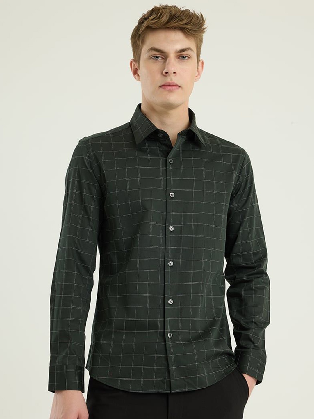 

Snitch Men Smart Spread Collar Checked Cotton Casual Shirt, Green