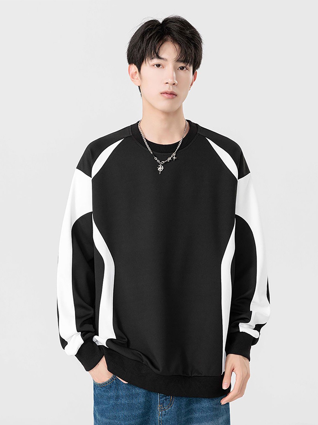 

StyleCast x Revolte Men Striped Monochrome Round Neck Sweatshirt, Black