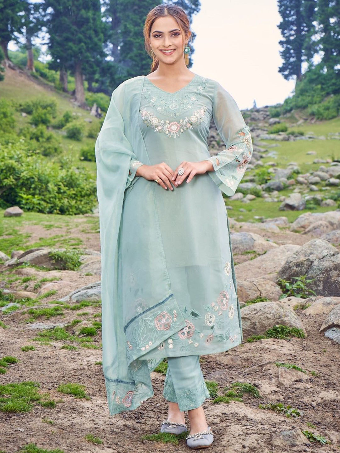 

AUTUMN LANE Floral Embroidered Thread Work V-Neck Straight Kurta with Trouser and Dupatta, Blue