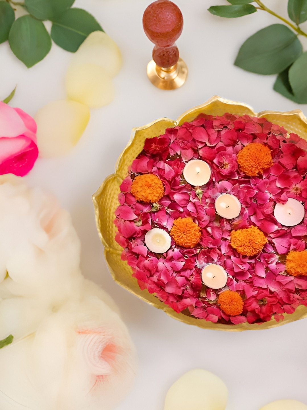 

Special You Decorative Bowl With 5-Pcs T-Light Candles, Yellow