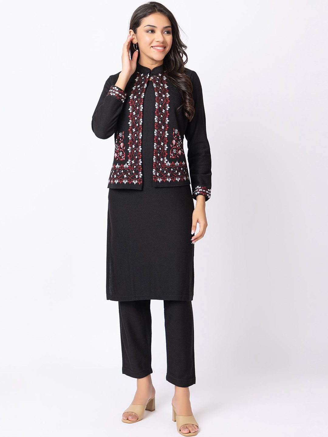 

KEIKO Ethnic Motifs Printed Mandarin Collar Straight Kurta with Trousers, Black