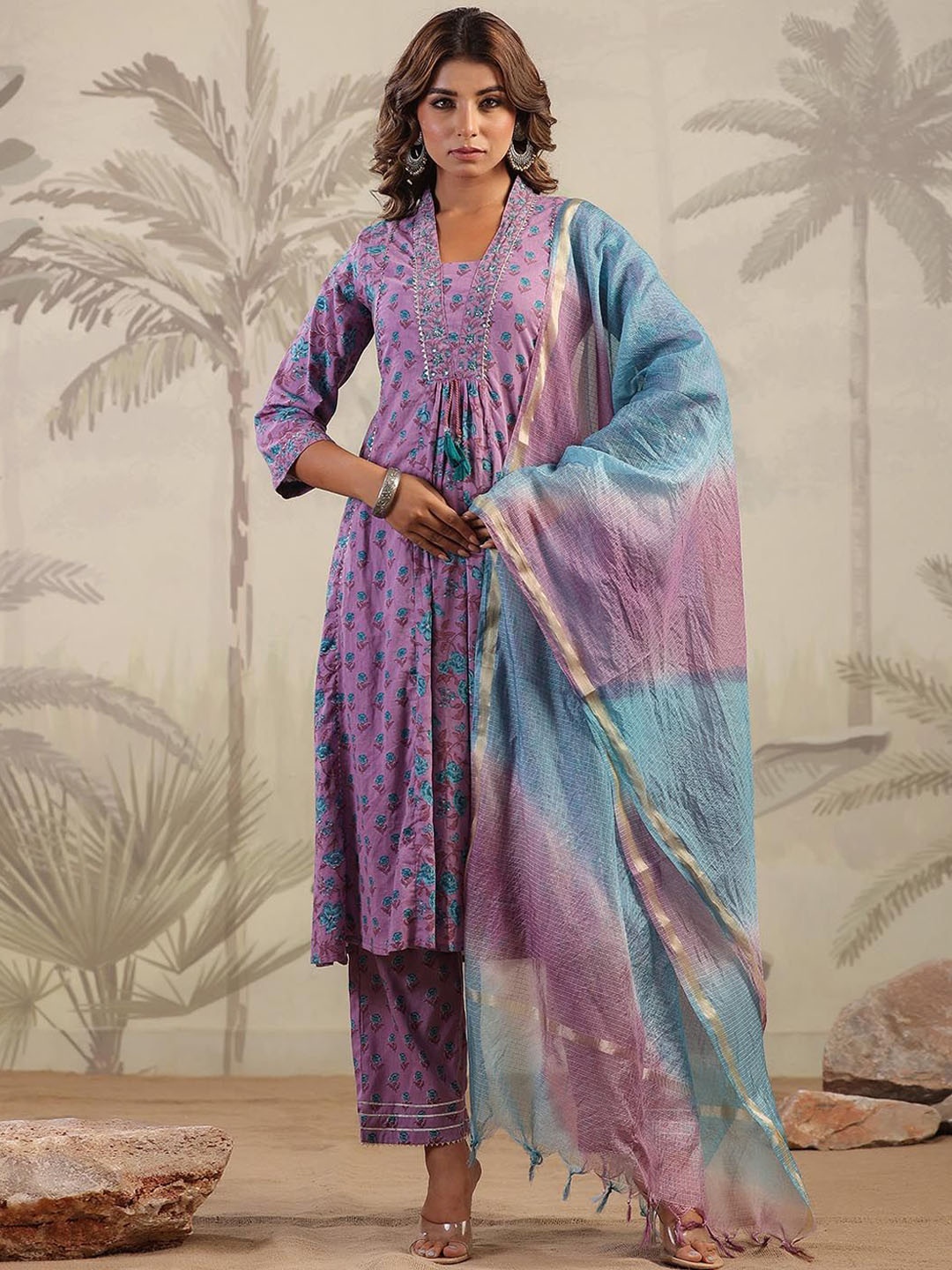 

Meena Bazaar Floral Printed Thread Work Kurta with Trousers & Dupatta, Purple