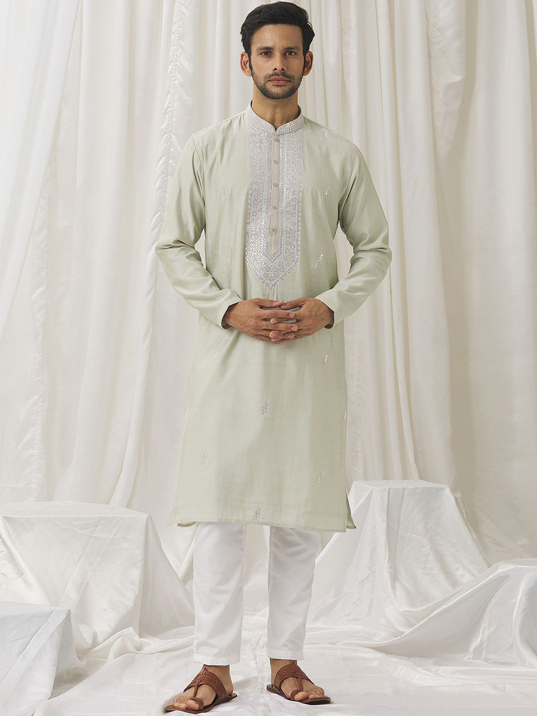 

Alaya Advani Geometric Embroidered Mirror Work Silk Cotton Straight Kurta with Trousers, Green
