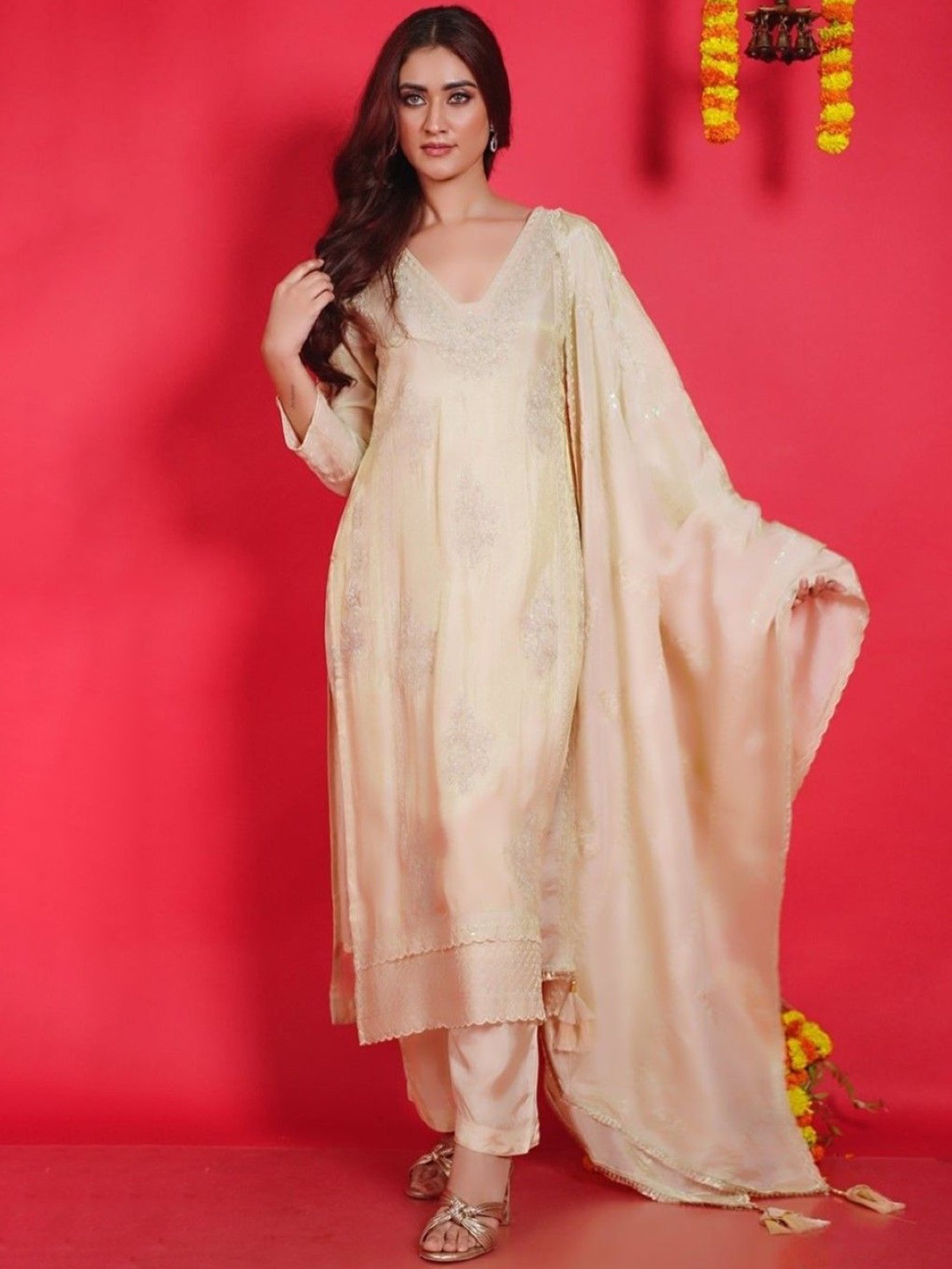 

AUTUMN LANE Ethnic Motifs Embroidered Thread Work Organza Kurta with Trouser & Dupatta, Off white