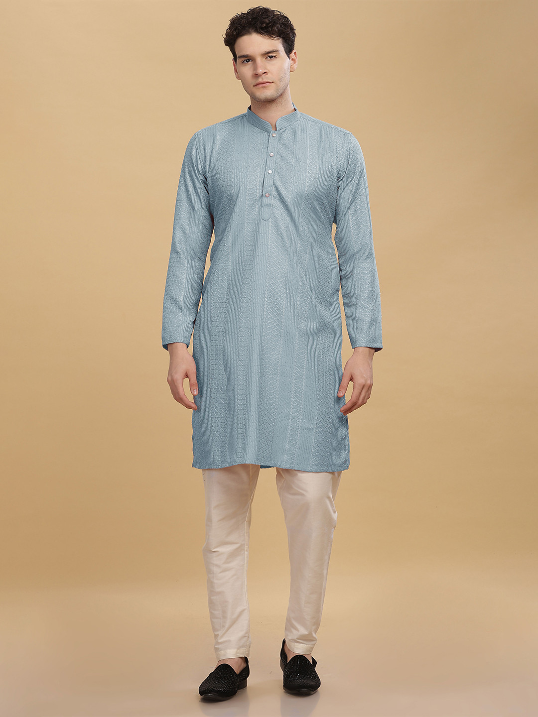 

Anouk Men Thread Work Long Sleeves Mandarin Collar Cotton Kurta, Blue