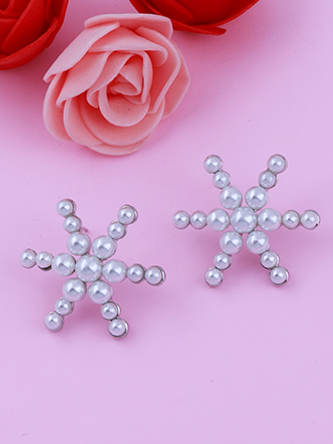 

Silver Shine Pearls Contemporary Studs, White