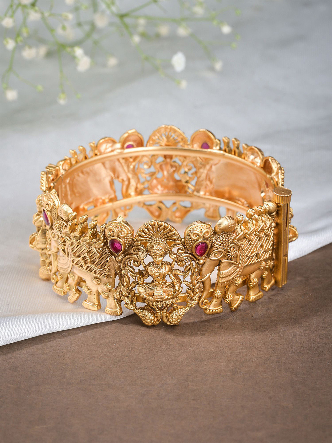 

Designbox Gold-Plated Bangle-Style Bracelet