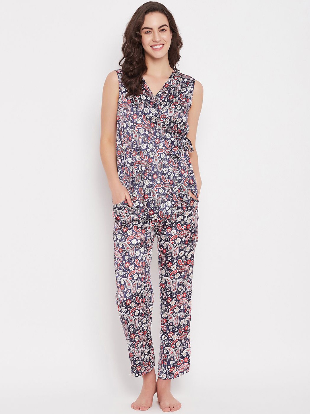 

Clovia Women Printed Night suit, Navy blue