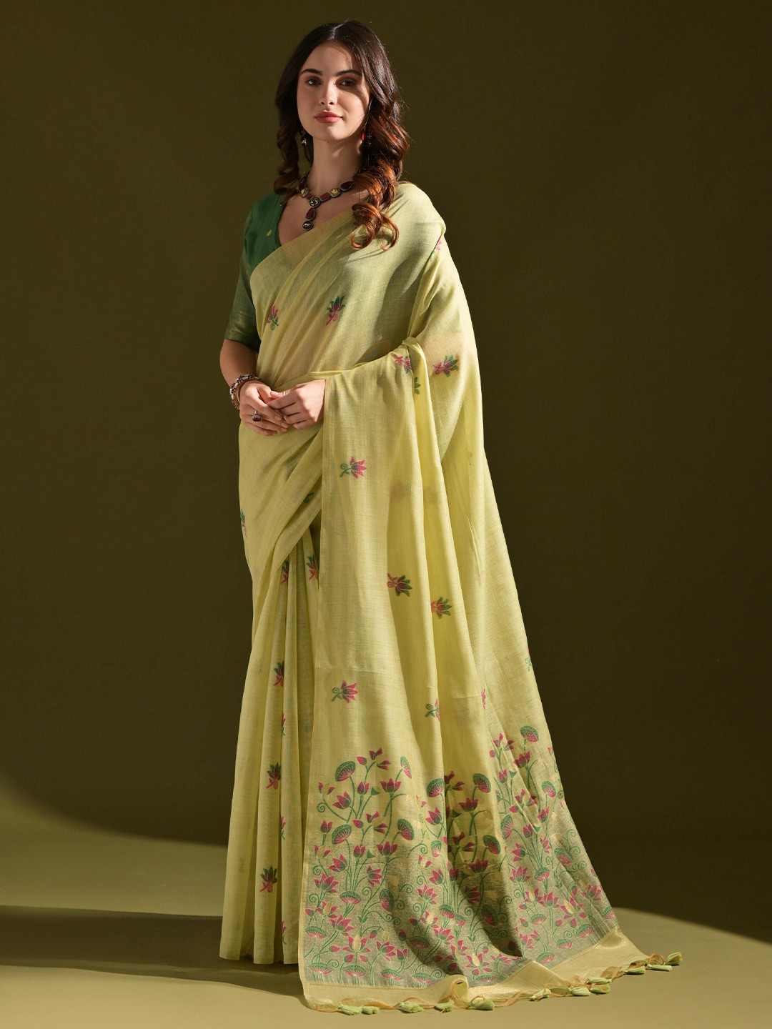 

AWRIYA Floral Embroidered Pure Cotton Saree, Green