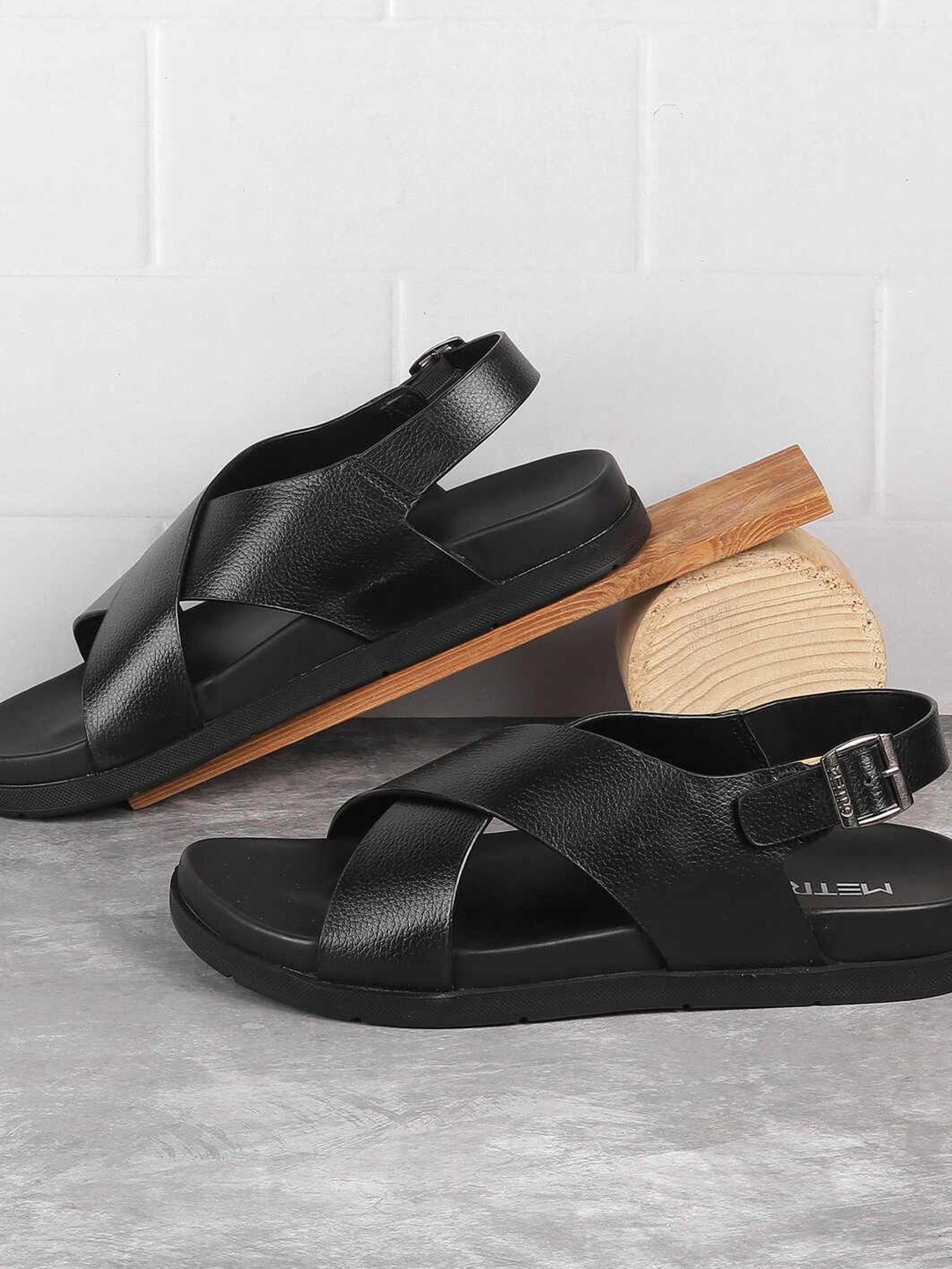 

Metro Men Comfort Sandals, Black