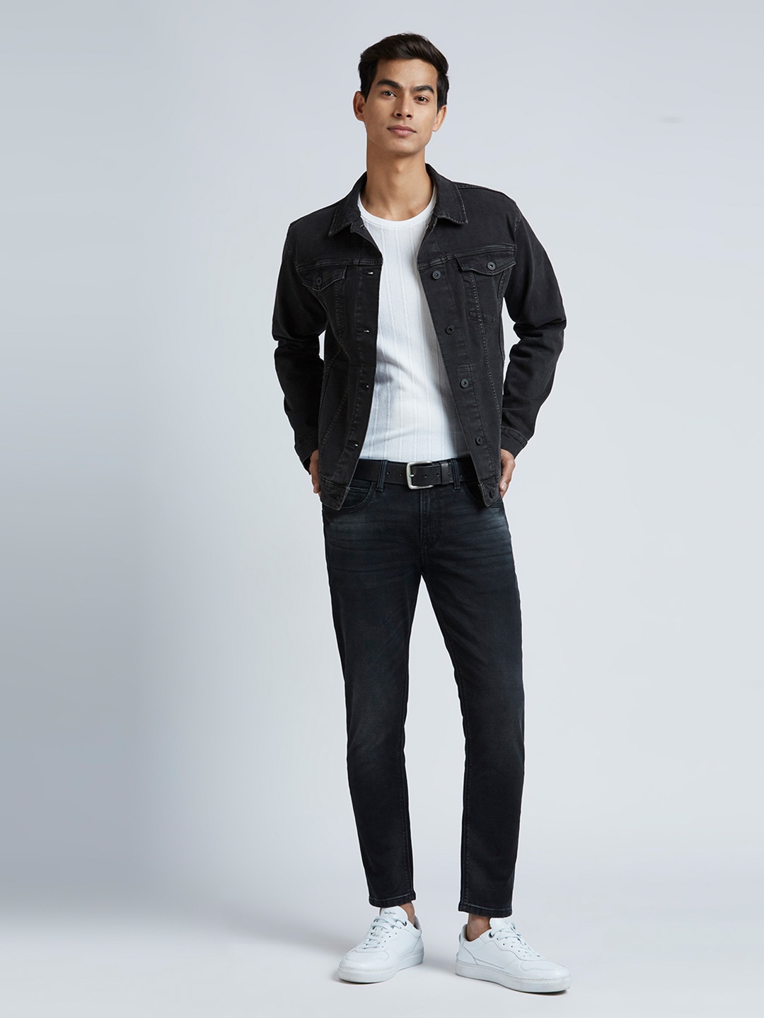 

Pepe Jeans Men Oliver Skinny Fit Light Fade Stretchable Jeans, Black