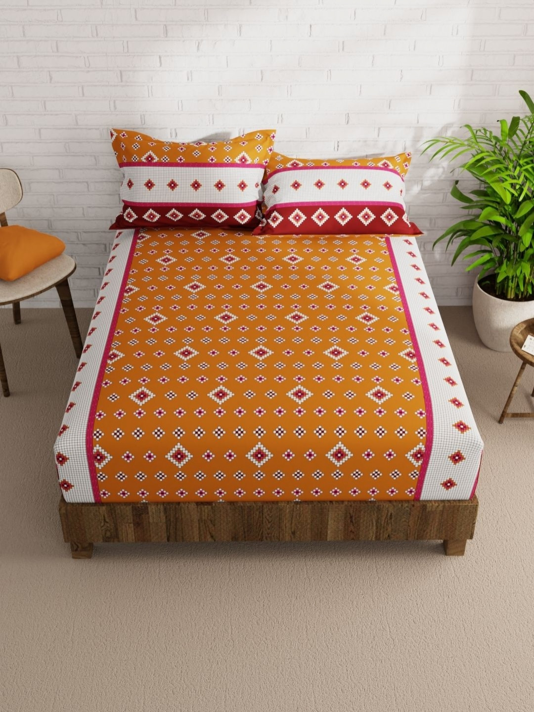

KOPA Envogue Orange & White Geometric -Coloured152 TC Queen Bedsheet With 2 Pillow Covers