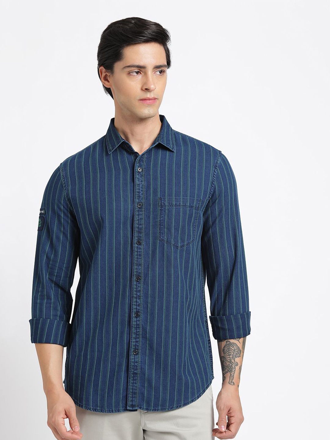 

Blue Buddha Men Comfort Spread Collar Vertical Striped Cotton Slim Fit Casual Shirt, Navy blue