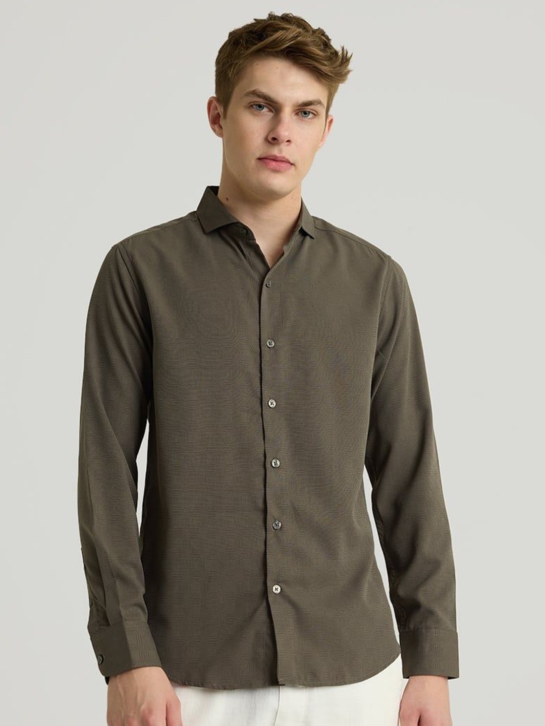 

Snitch Men Smart Spread Collar Solid Casual Shirt, Olive