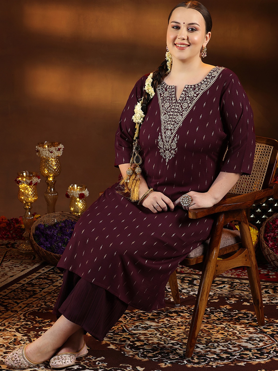 

EXTRA LOVE BY LIBAS Women Plus Size Floral Thread Work Kurta, Maroon