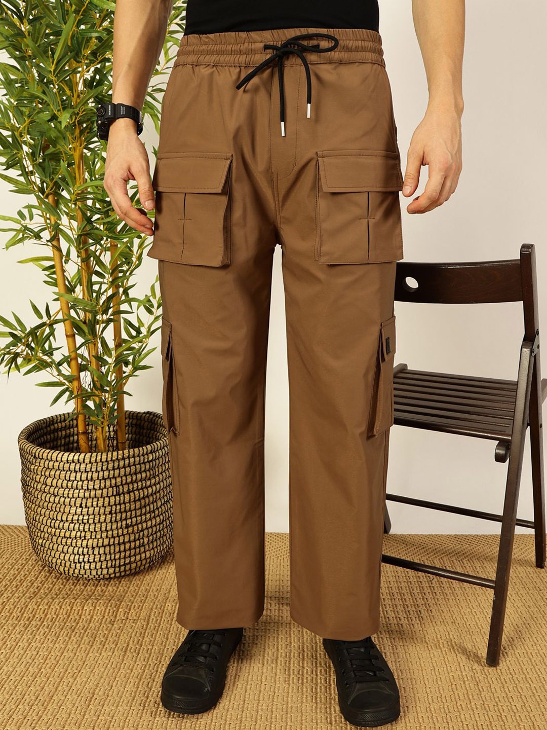 

Thomas Scott Men Smart Loose Fit Wrinkle Free Cargos Trousers, Brown