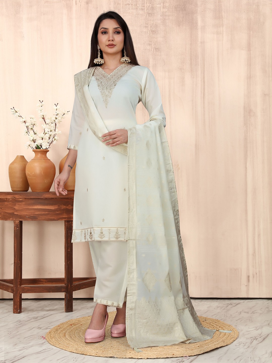 

CaniBani Yoke Design Regular Chanderi Silk Straight Kurta with Trousers & Dupatta, Off white