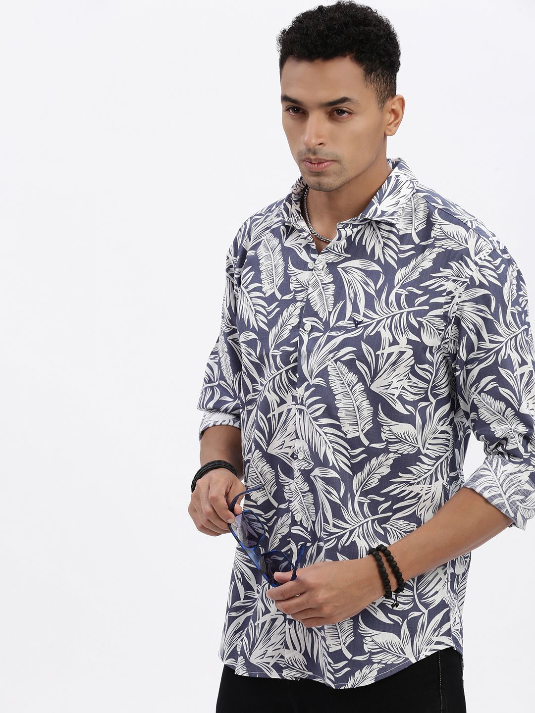 

SHOWOFF Men Premium Spread Collar Floral Printed Cotton Slim Fit Casual Shirt, Blue