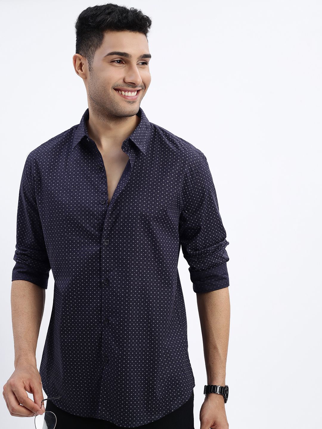 

SHOWOFF Men Standard Spread Collar Micro Ditsy Printed Cotton Slim Fit Casual Shirt, Navy blue