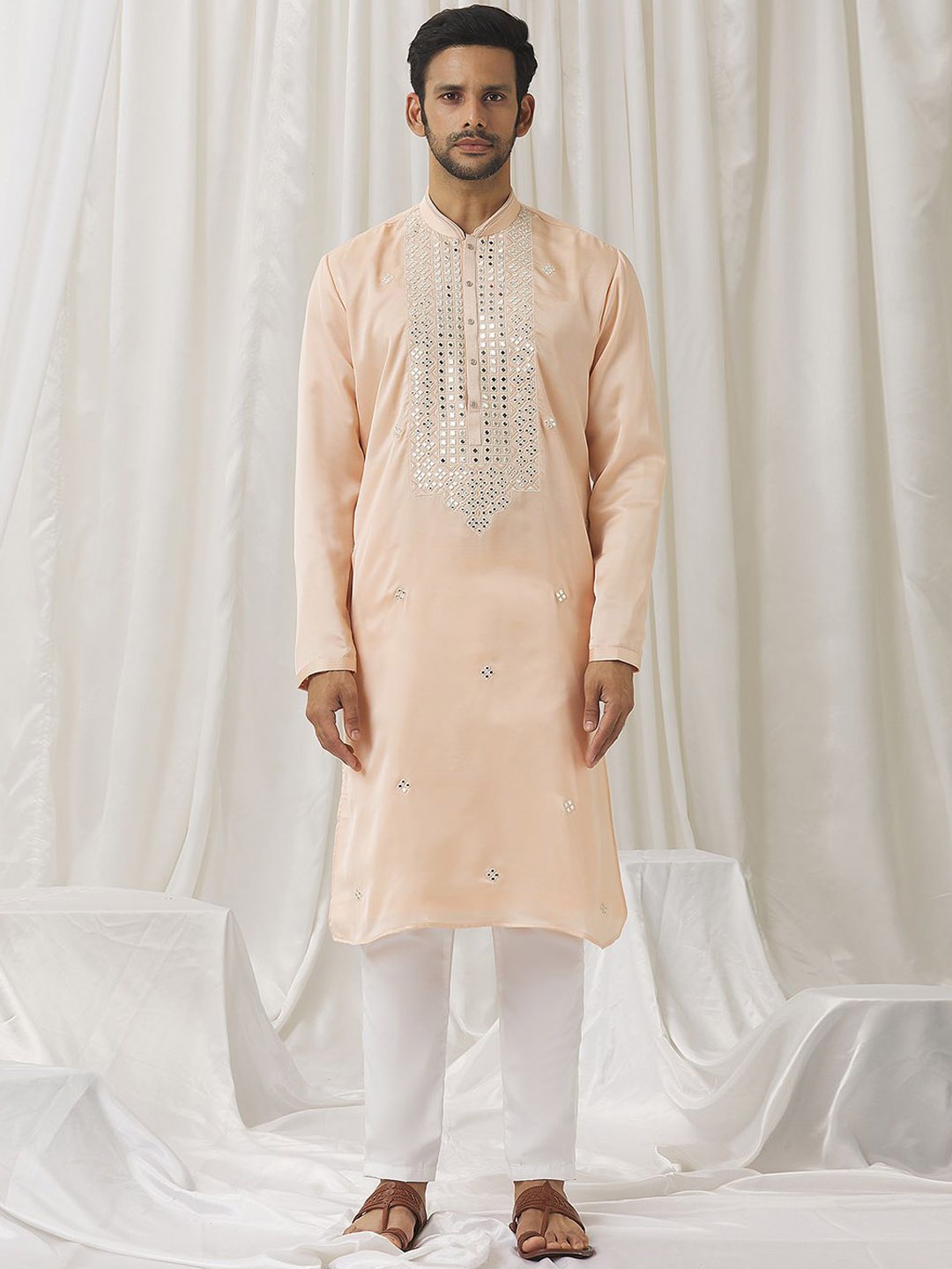 

Alaya Advani Geometric Embroidered Mirror Work Silk Cotton Straight Kurta with Trousers, Peach