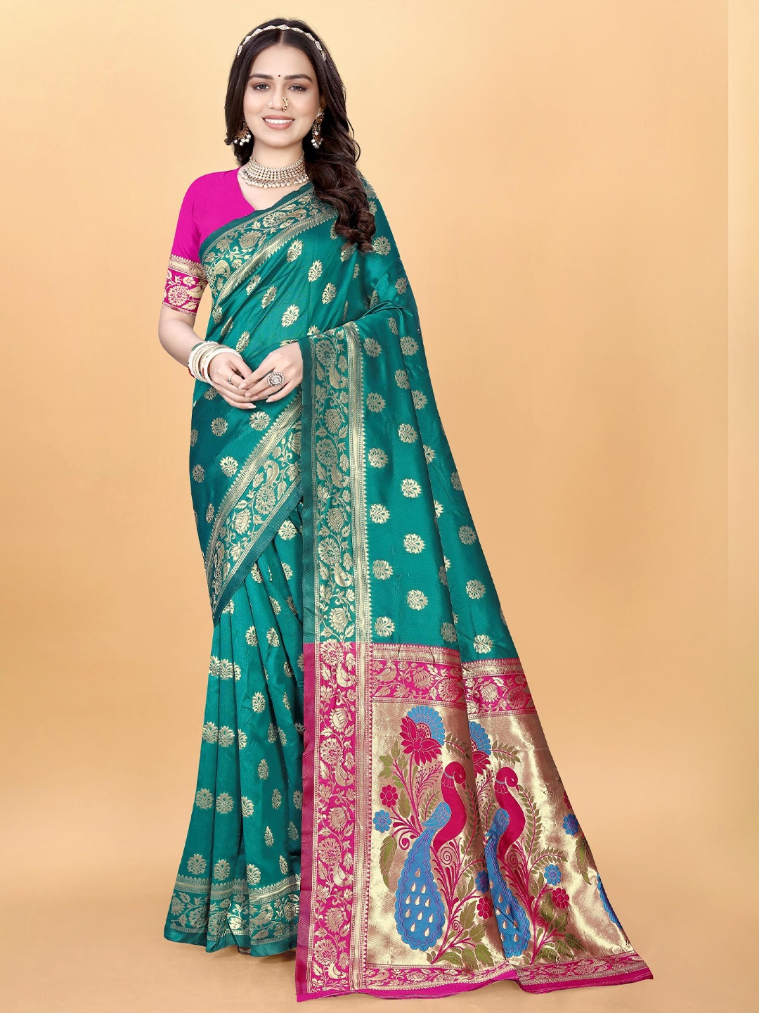

VenderVilla Women Woven Design Paithani Saree, Green