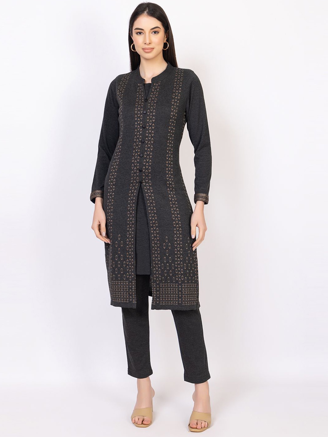 

KEIKO Ethnic Motifs Printed Mandarin Collar Straight Kurta with Trousers, Charcoal