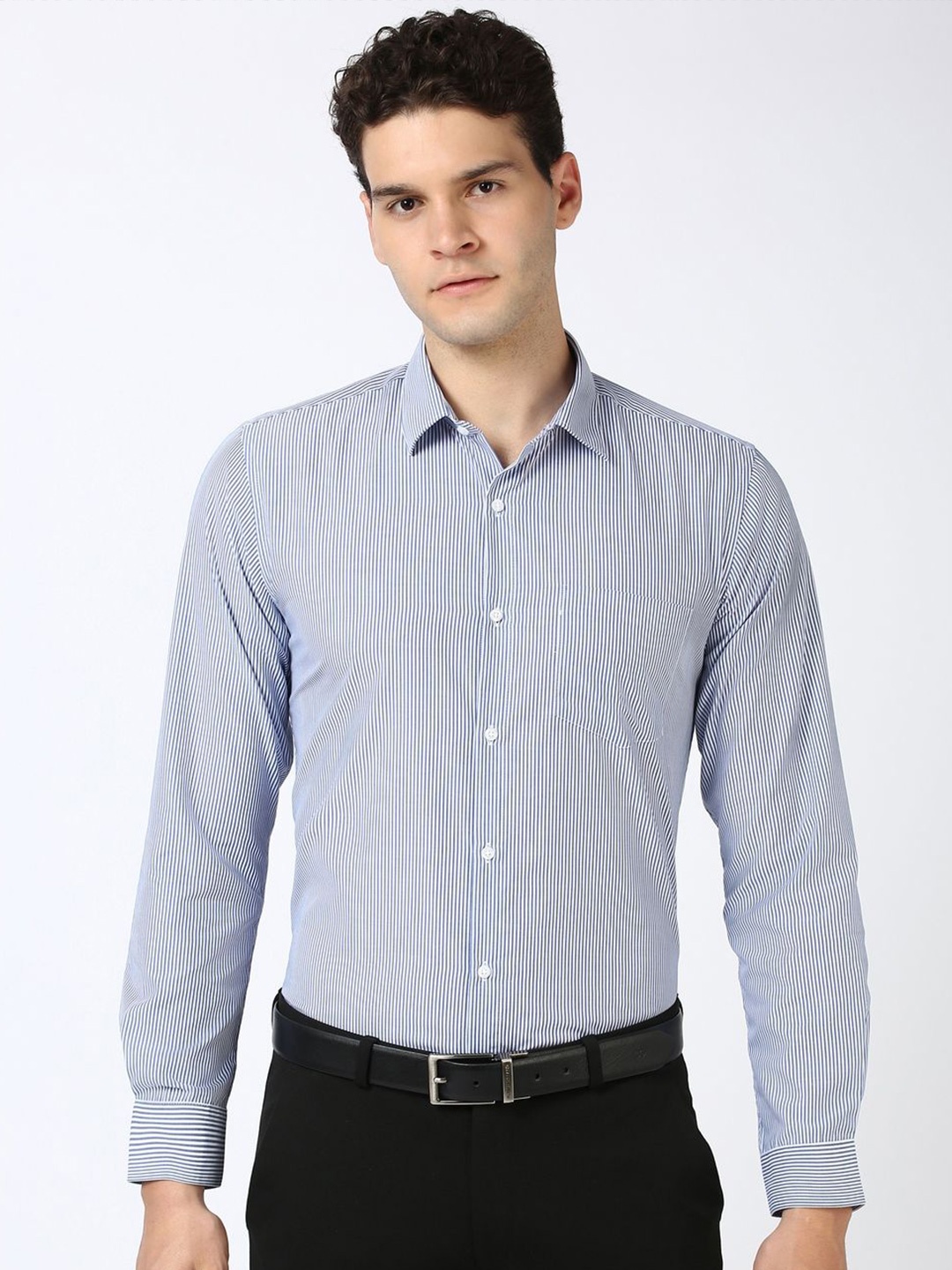 

Peter England Men Spread Collar Vertical Striped Slim Fit Formal Shirt, Blue