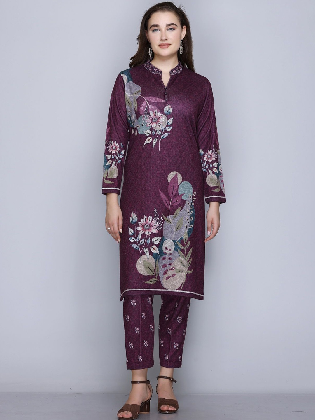 

EVORA Floral Printed Mandarin Collar Straight Kurta with Trouser & Dupatta, Purple