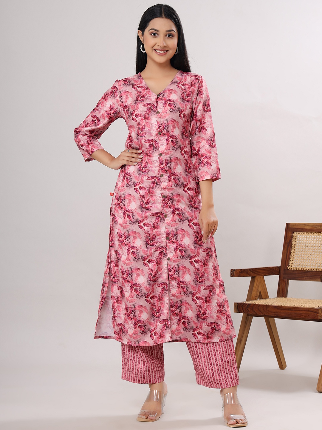

VASVI Floral Printed Regular Straight Kurta with Palazzos, Pink
